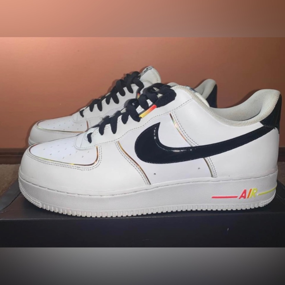 Nike Air Force 1 07 LV8 Low Fresh White Black Crimson Mens size 12